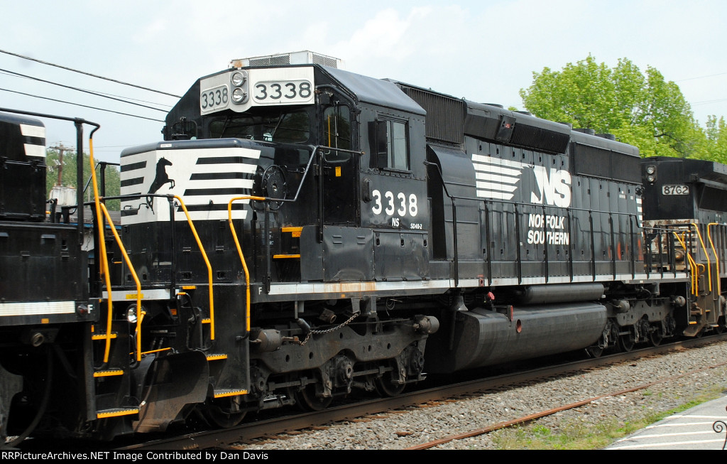 NS SD40-2 3338 on H68